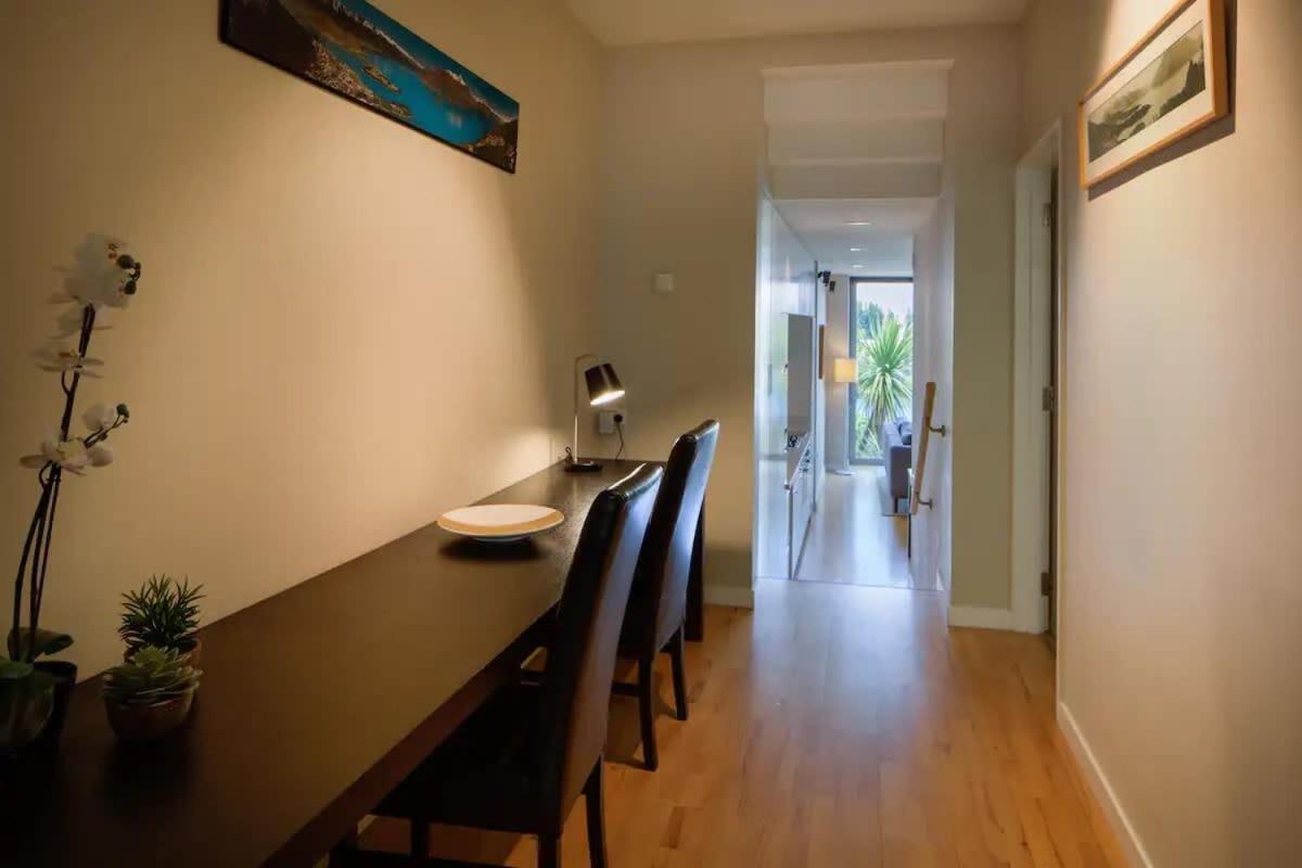 Stunning Lakeview 1 Bedroom Apartment Queenstown Luaran gambar